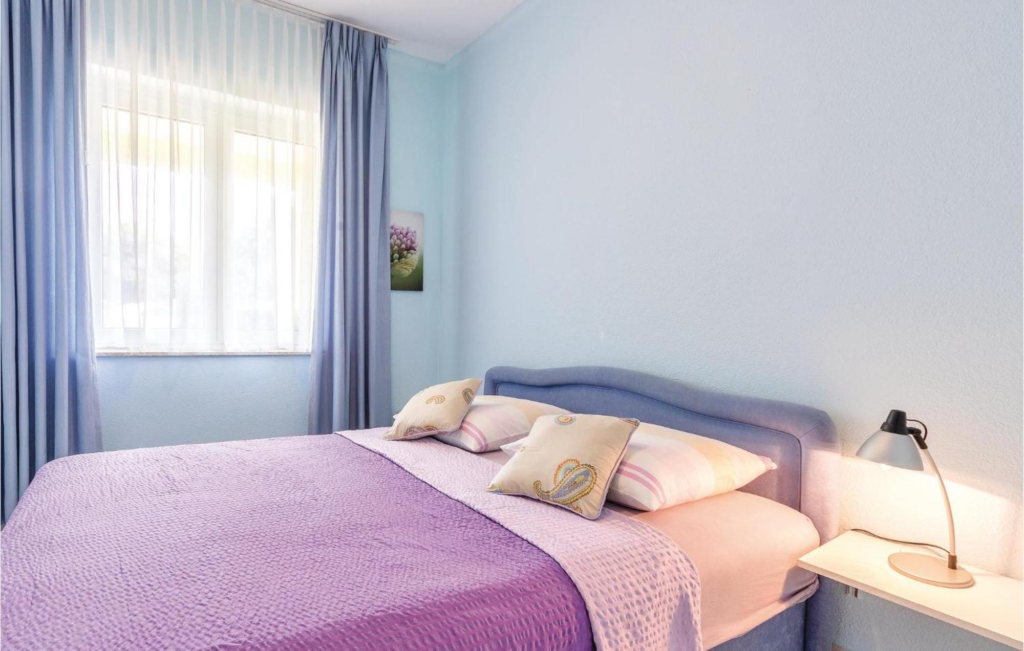 4 Bedroom Beautiful Apartment In Stinjan Exterior photo